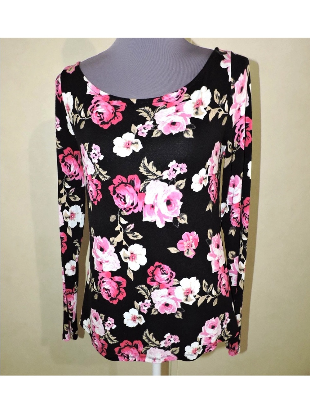 Cato Black Red Floral Blouse Top Size Small Rose Top